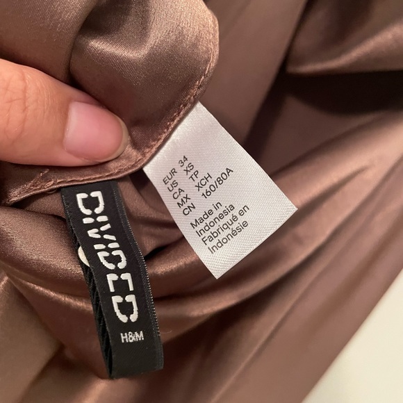 H&M chocolate brown dress with low scoop back - Picture 2 of 3